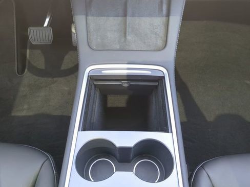 Used 2023 Tesla Model Y Long Range image 21