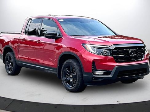 Used 2025 Honda Ridgeline Black Edition image 2