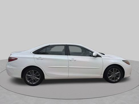 Used 2015 Toyota Camry SE FWD image 6
