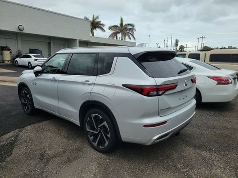 Used 2023 Mitsubishi Outlander SEL AWD/4WD image 3