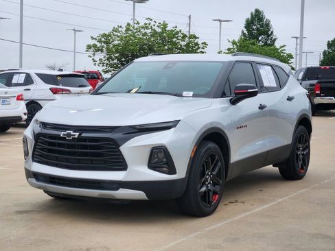 Used 2022 Chevrolet Blazer LT w/ Redline Edition FWD image 3
