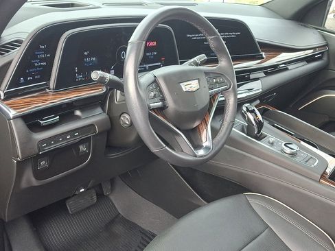 Used 2023 Cadillac Escalade ESV Premium Luxury image 15