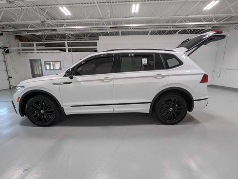 Used 2022 Volkswagen Tiguan SE R-Line AWD/4WD image 12
