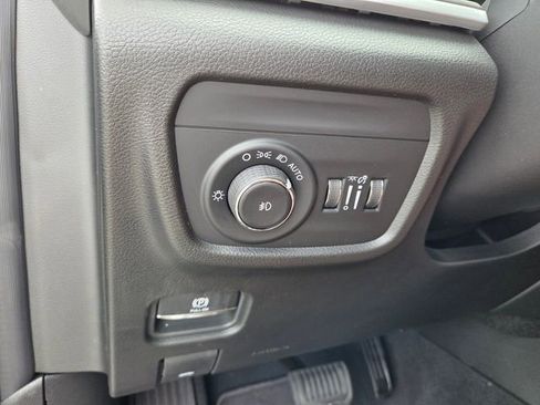 New 2026 Jeep Grand Cherokee Limited w/ Luxury Tech Group II RWD image 22