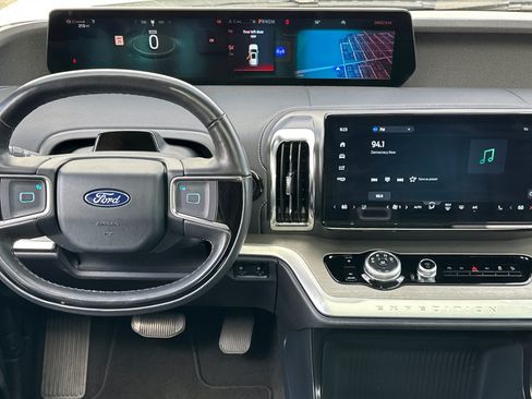 Used 2025 Ford Expedition Max Platinum AWD/4WD image 14