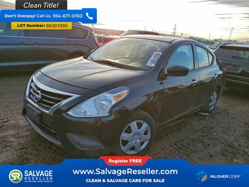 Used 2015 Nissan Versa SV image 1