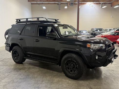 Used 2019 Toyota 4Runner TRD Off-Road AWD/4WD image 13