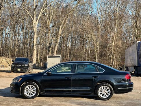 Used 2016 Volkswagen Passat 1.8T S FWD image 3