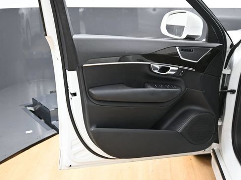 Used 2018 Volvo XC90 T6 Momentum w/ Convenience Package AWD/4WD image 39