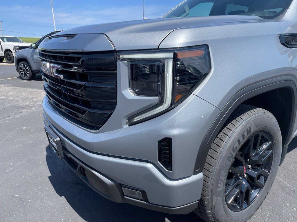 Used 2024 GMC Sierra 1500 Elevation AWD/4WD image 34