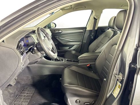 Used 2024 Volkswagen Jetta SE FWD image 11