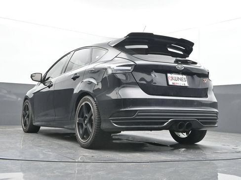 Used 2018 Ford Focus ST FWD image 32