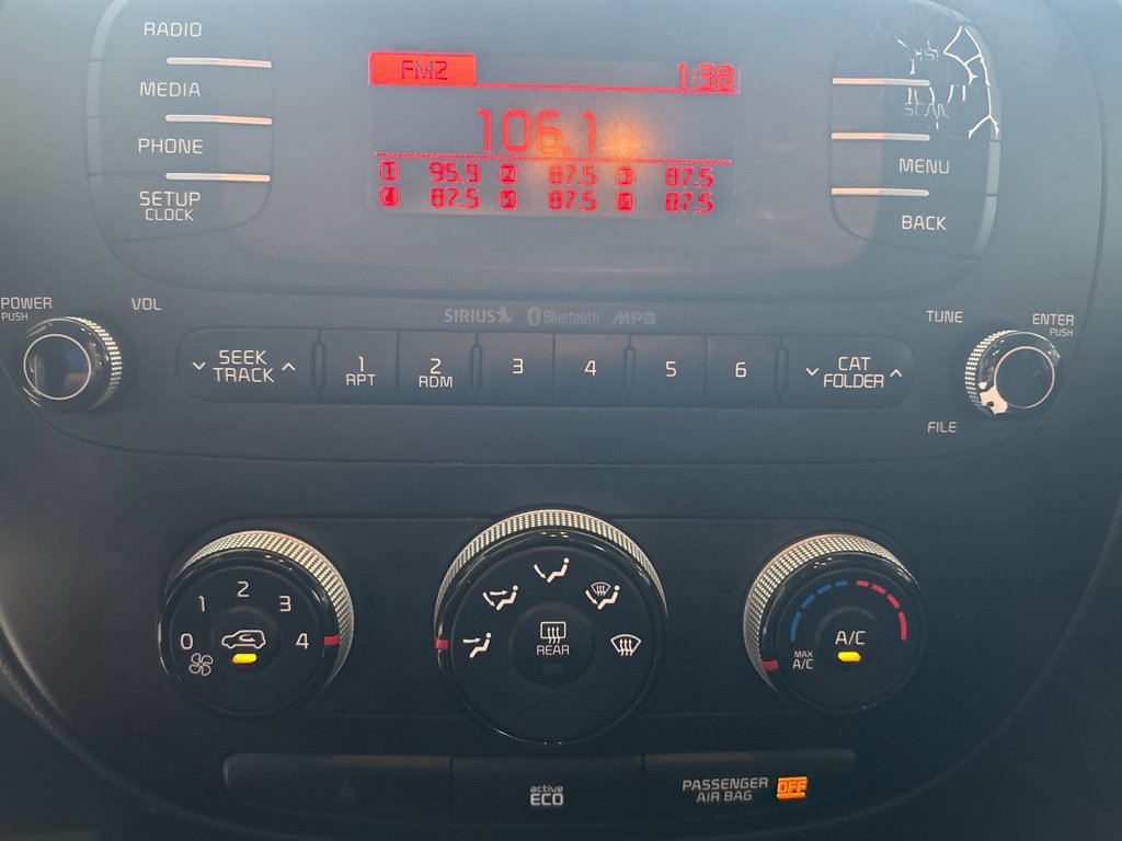 Used 2014 Kia Soul + FWD image 40