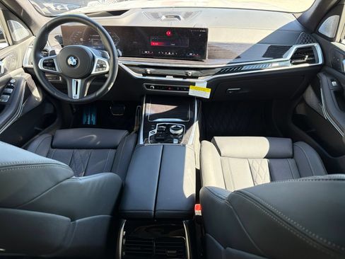 Used 2025 BMW X7 M60i AWD/4WD image 6