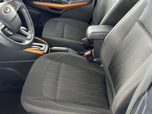 Used 2022 Ford EcoSport SE w/ SE Convenience Package image 11