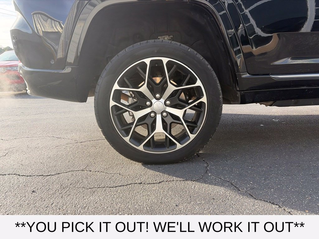 Used 2023 Jeep Grand Cherokee Summit AWD/4WD image 7