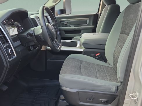 Used 2018 RAM 1500 Big Horn RWD image 9