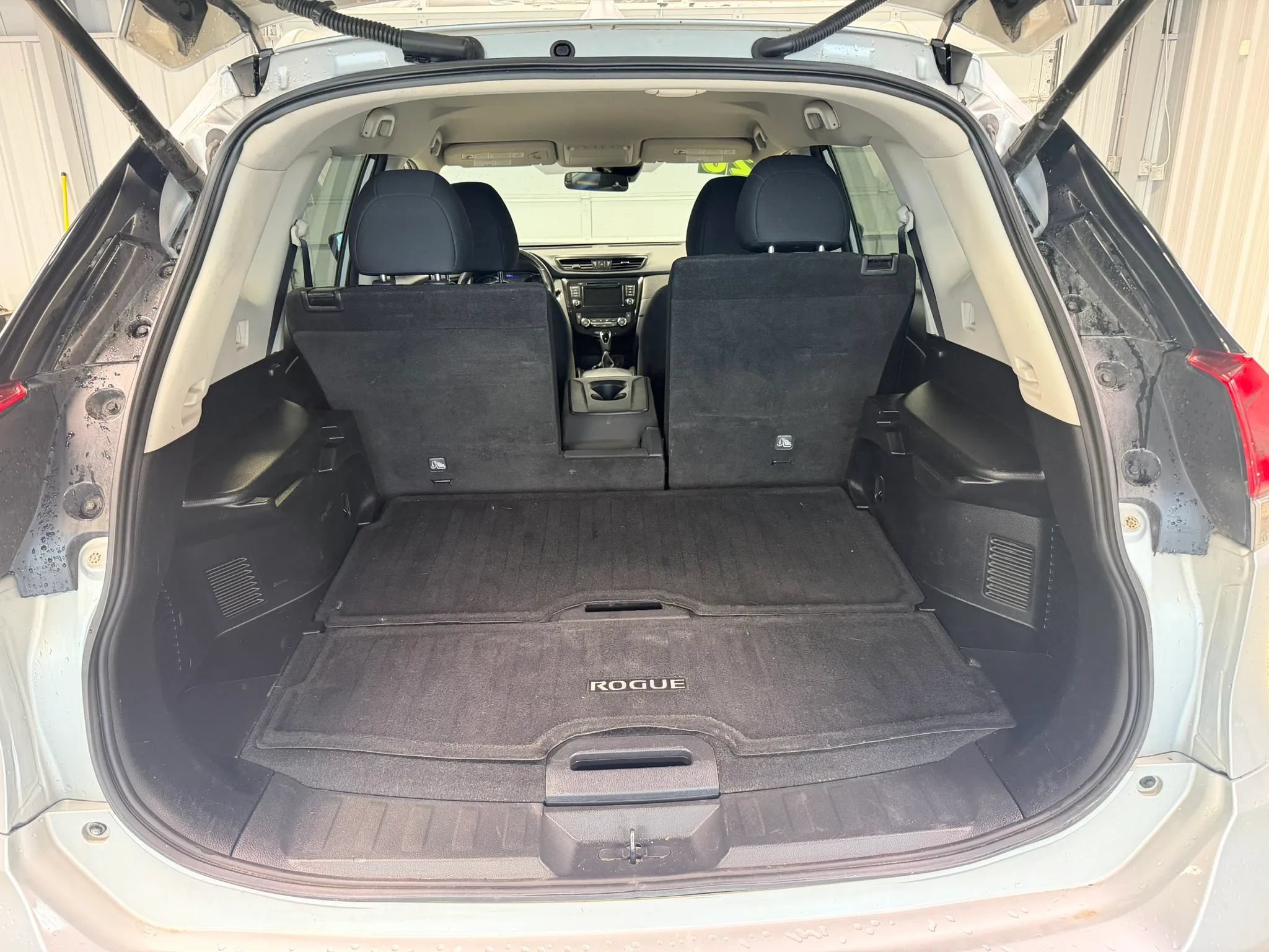 Used 2020 Nissan Rogue SV AWD/4WD image 13