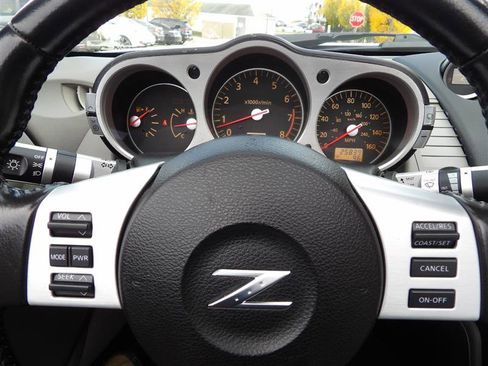 Used 2006 Nissan 350Z Touring image 22