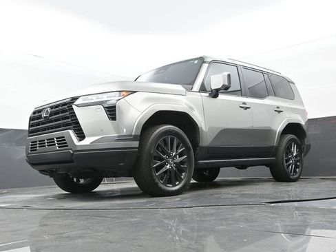 Used 2024 Lexus GX 550 w/ Cold Area Package AWD/4WD image 12