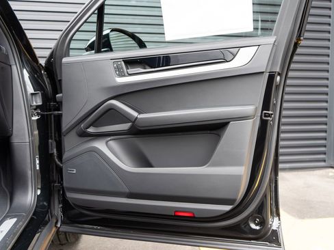 New 2026 Porsche Cayenne AWD/4WD image 32