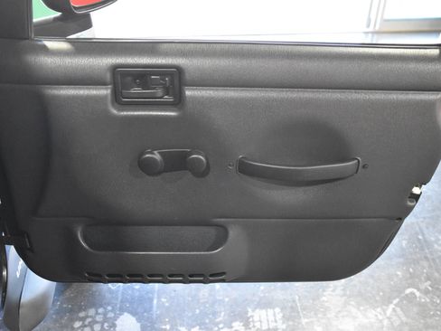 Used 2004 Jeep Wrangler 4WD w/ Smokers Group image 19