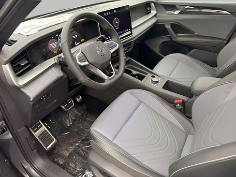 New 2026 Volkswagen Tiguan SE R-Line AWD/4WD image 11