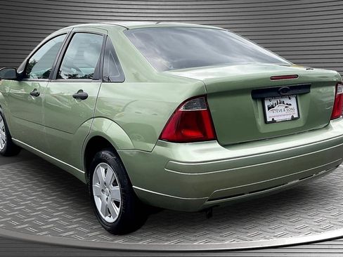 Used 2007 Ford Focus S FWD image 4