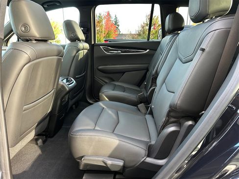 Used 2022 Cadillac XT6 Premium Luxury w/ LPO, Radiant Package image 15