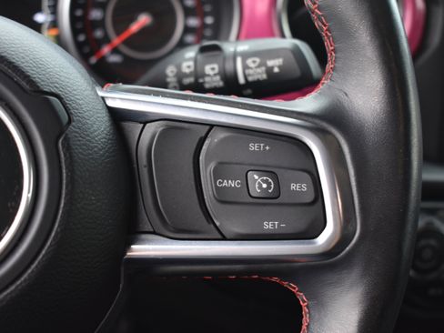 Used 2022 Jeep Wrangler Unlimited Rubicon w/ Cold Weather Group image 14