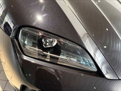 Used 2025 Porsche Taycan 4S AWD/4WD image 15