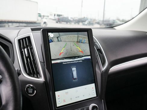 Used 2024 Ford Edge Titanium image 23