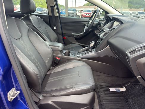 Used 2014 Ford Focus Titanium FWD image 10