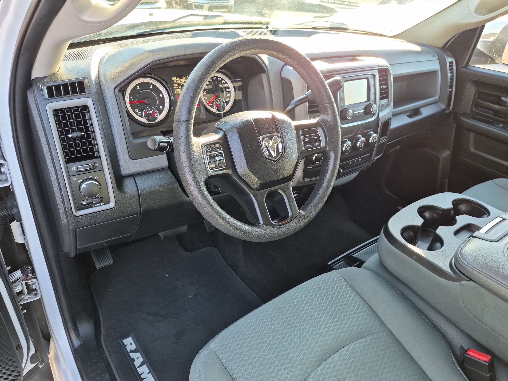 Used 2018 RAM 2500 Tradesman w/ Chrome Appearance Group AWD/4WD image 17