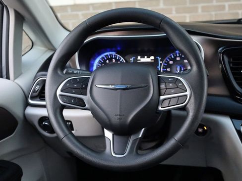 Used 2017 Chrysler Pacifica LX w/ Tire & Wheel Group image 24