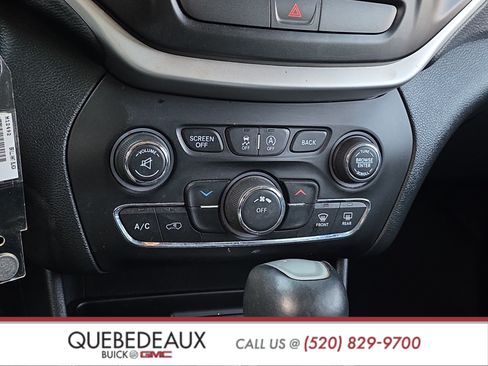Used 2016 Jeep Cherokee Trailhawk w/ Trailer Tow Group AWD/4WD image 8