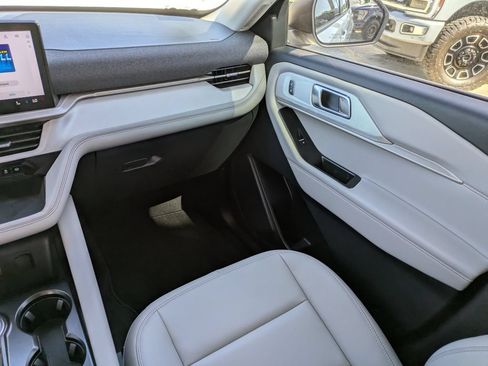 New 2026 Ford Explorer Active w/ Active Comfort Package RWD image 13