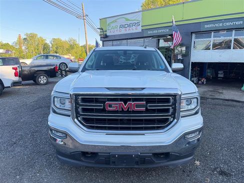 Used 2017 GMC Sierra 1500 SLE w/ SLE Value Package AWD/4WD image 2