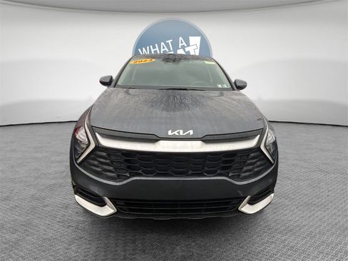 Used 2023 Kia Sportage LX image 9