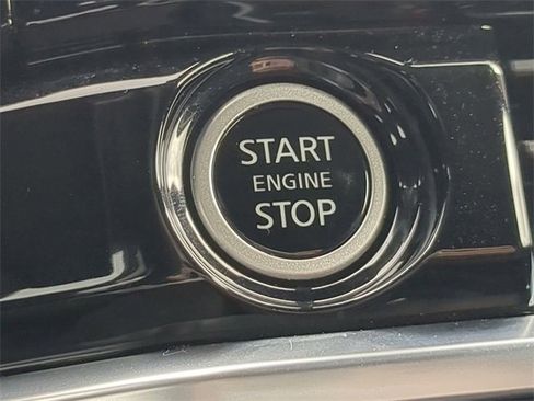 Used 2022 Nissan Pathfinder SL image 28