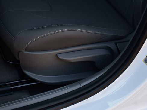 New 2025 Hyundai Elantra Blue w/ Cargo Package image 16