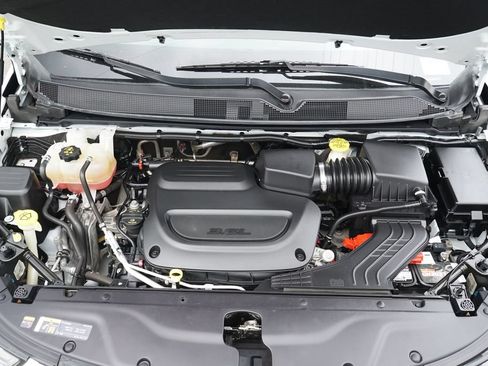 Used 2022 Chrysler Pacifica Touring-L FWD image 33