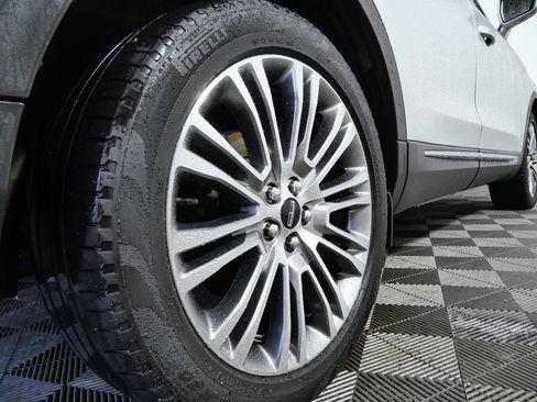Used 2016 Lincoln MKX Reserve w/ Climate Package AWD/4WD image 8