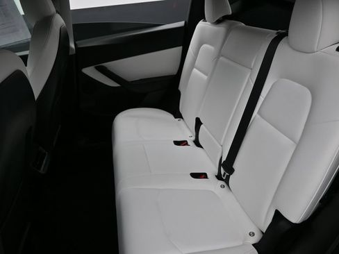 Used 2022 Tesla Model Y Performance AWD/4WD image 24