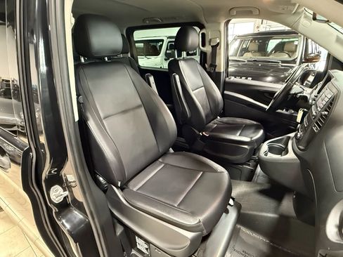 Used 2018 Mercedes-Benz Metris Passenger image 8