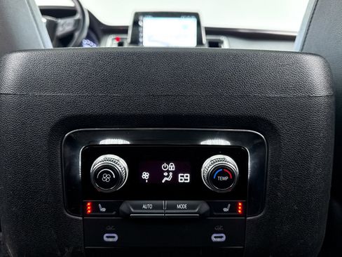 Used 2022 GMC Yukon AT4 image 31