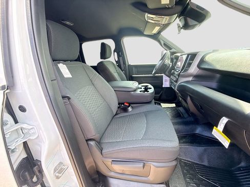 New 2026 RAM 5500 Tradesman AWD/4WD image 32