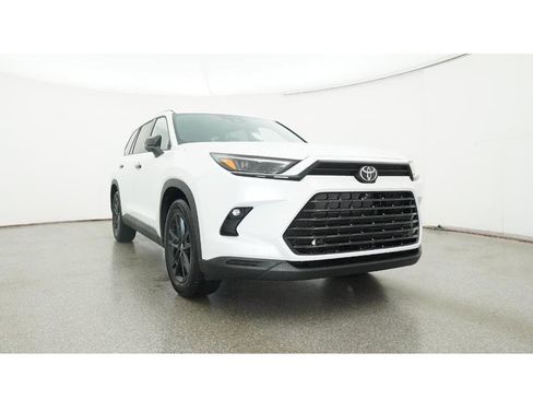 New 2026 Toyota Grand Highlander AWD Hybrid image 30
