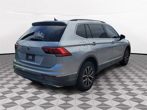 Used 2020 Volkswagen Tiguan SE image 4