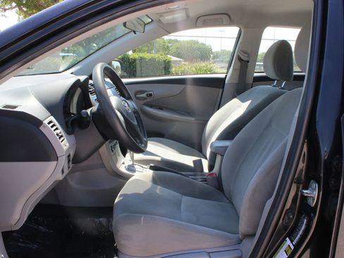 Used 2013 Toyota Corolla LE image 7